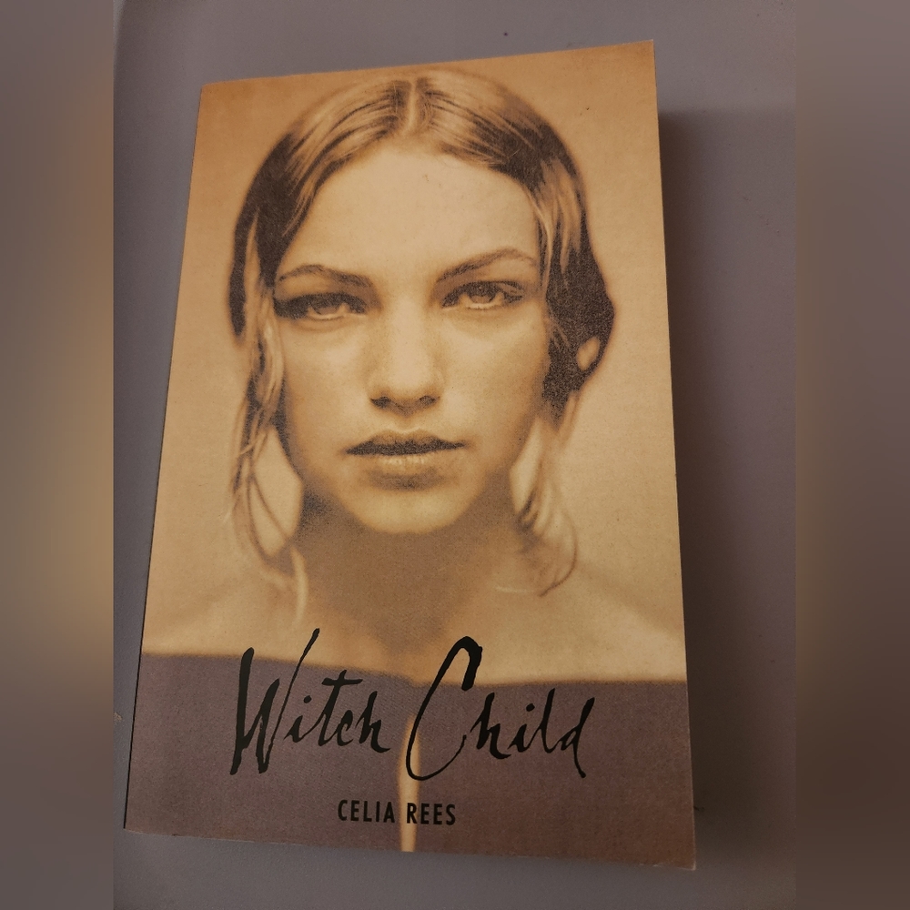 Book Witch Child / bundle requirement